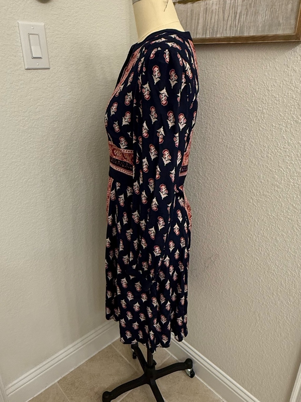 Gal Meets Glam "Carlene" Navy dress sz 4 - Picture 4 of 8